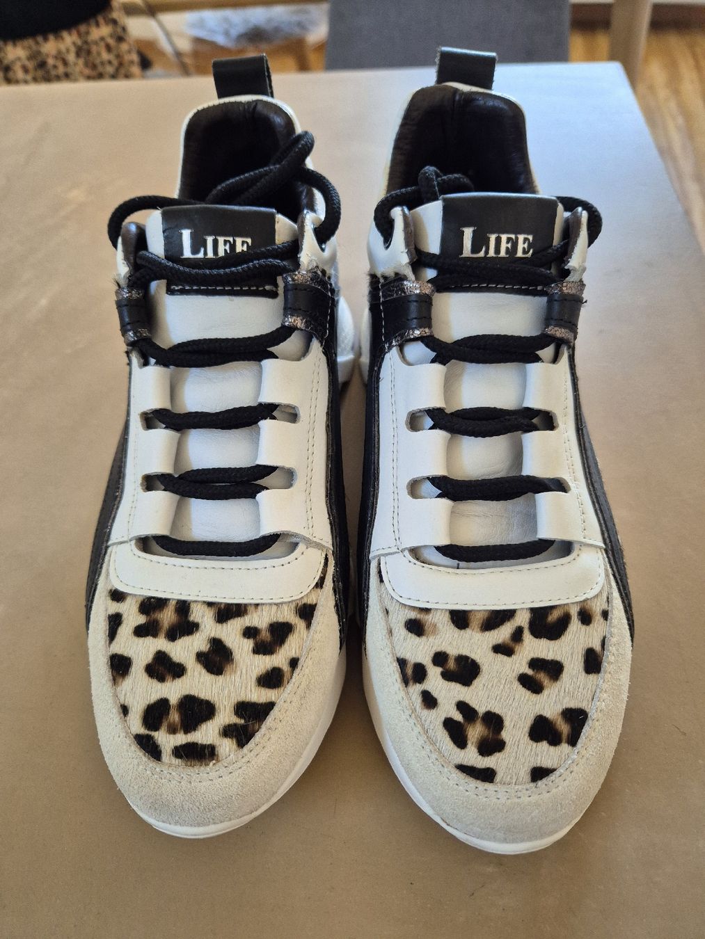 Scarpe da donna: Baskets tendance "LIFE" léopard, taille 37, parfait état! – Nuovo (secondo la descrizione) da La Sagne NE venduto da Mialex