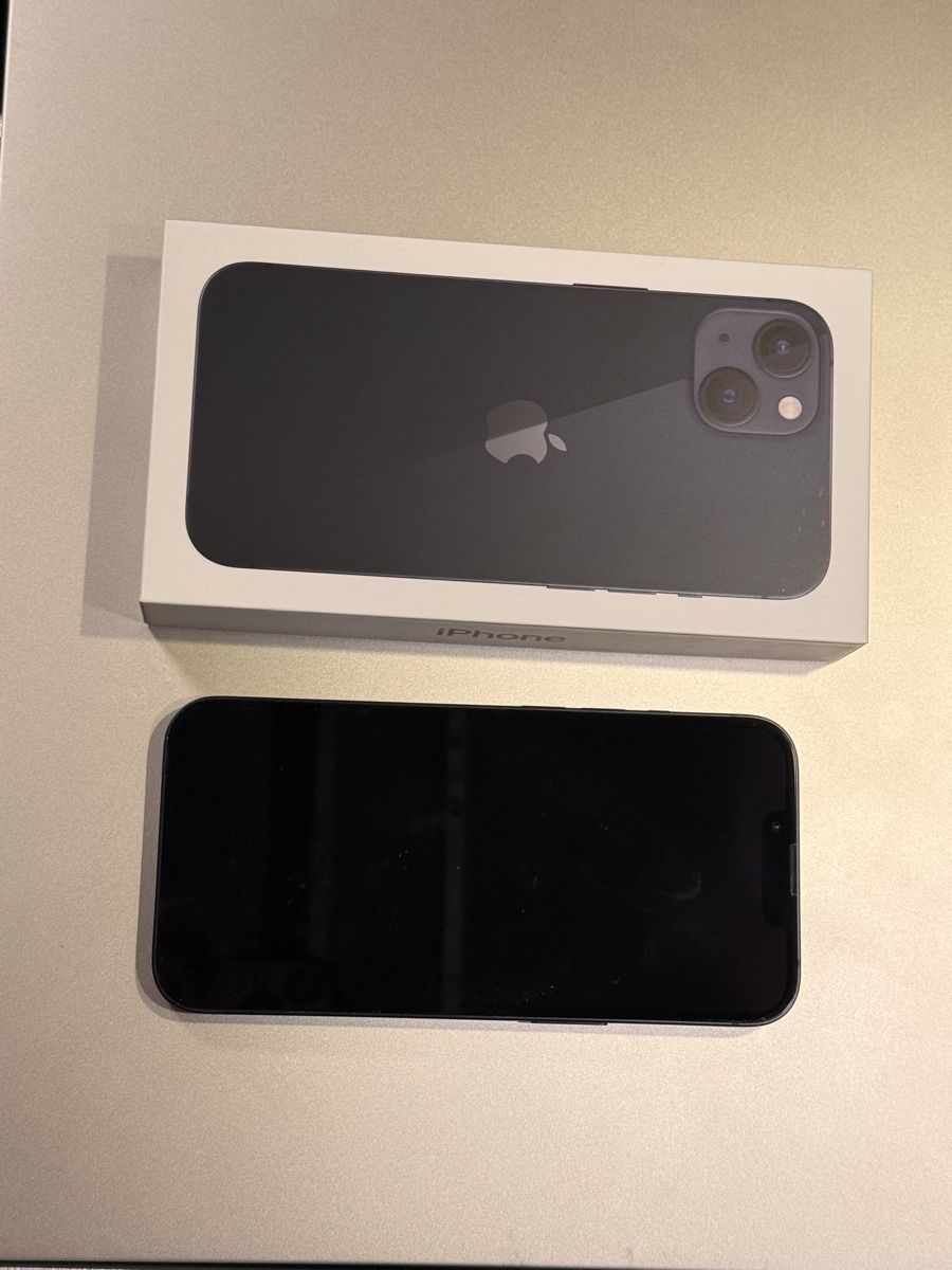Apple Telefoni cellulari / Smartphones: iPhone 13 - Midnight - 128GB – Usato da Zürich venduto da AH8001