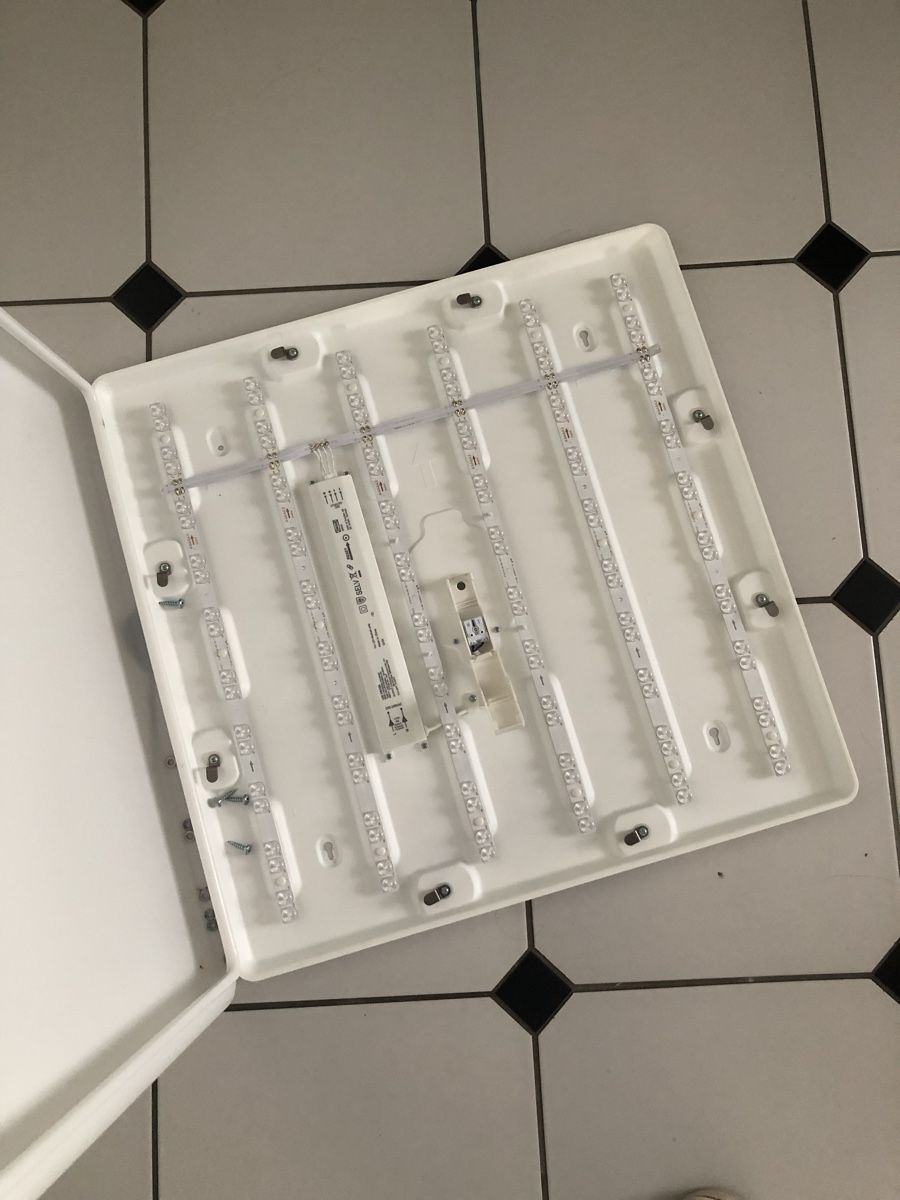 Ikea Lampadari & plafoniere: IKEA Deckenlampe Jetström - LED mit Fernbedienung – Usato da Estavayer-le-Lac venduto da ghislain_c 1