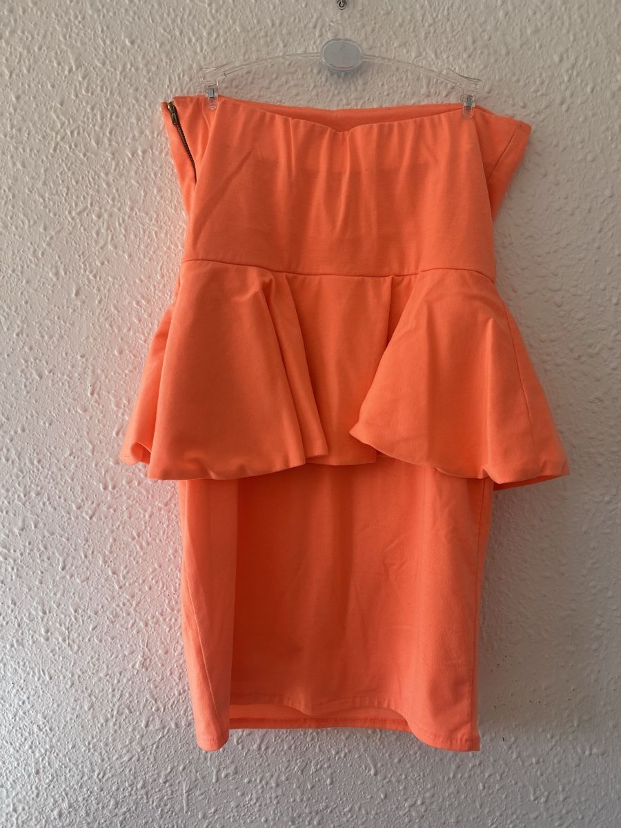 Stradivarius Robes: Robe puplum, corail flashy, Stradivarius, taille S – D'occasion à Carouge GE par Emilynette 3