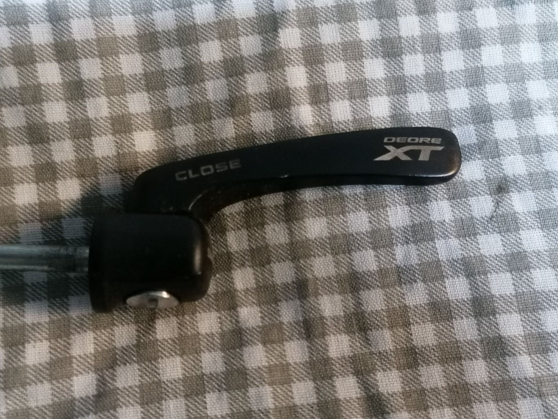 Shimano Ersatzteile: Shimano Xt Schnellspanner für Vorderrad – Gebraucht aus Lausanne von Frankenstein