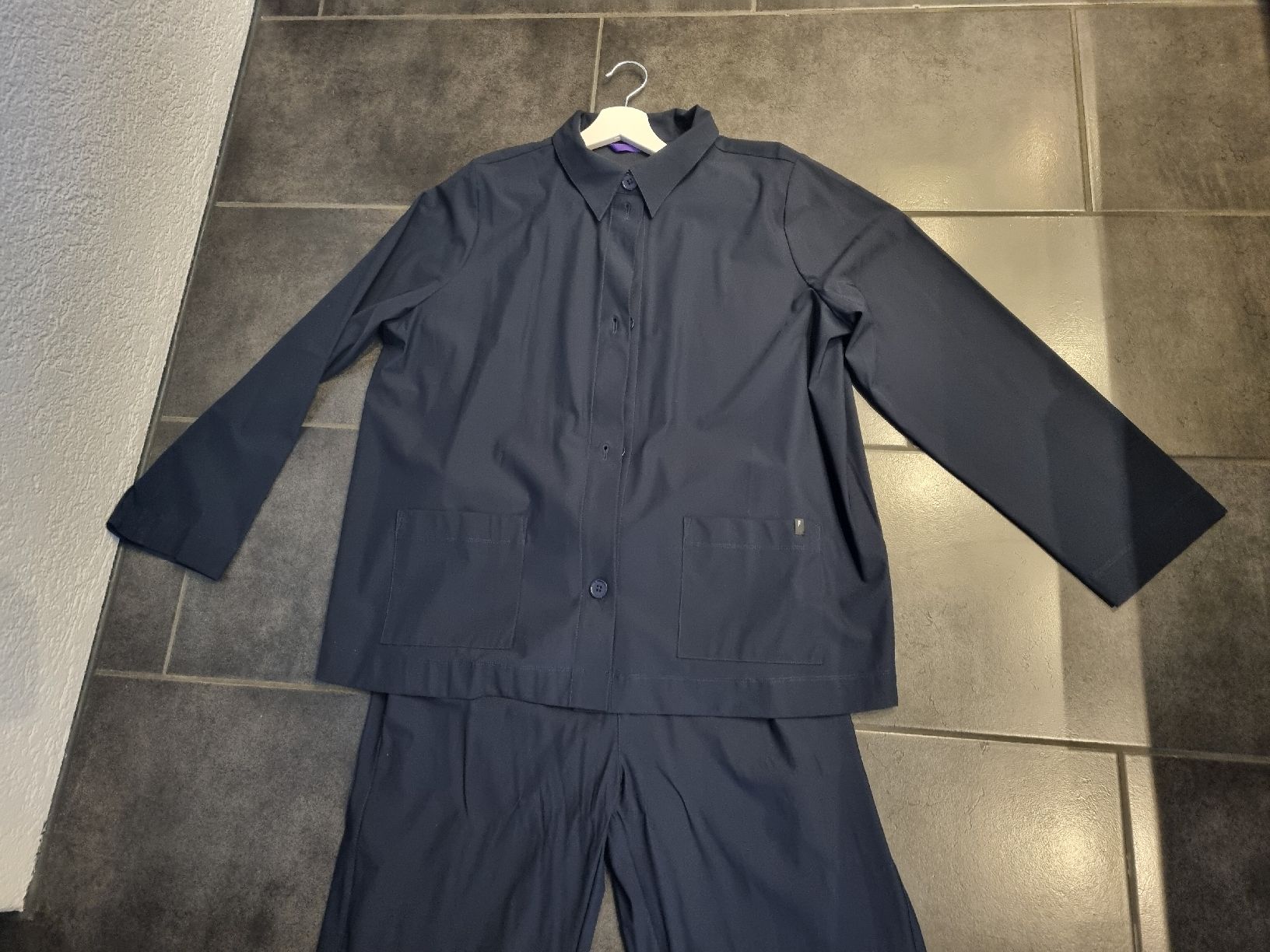 Anzüge & Kostüme: Jacke mit Hose von Frapp – Neu (gemäss Beschreibung) aus Kriens von IZZIBIZZI 1