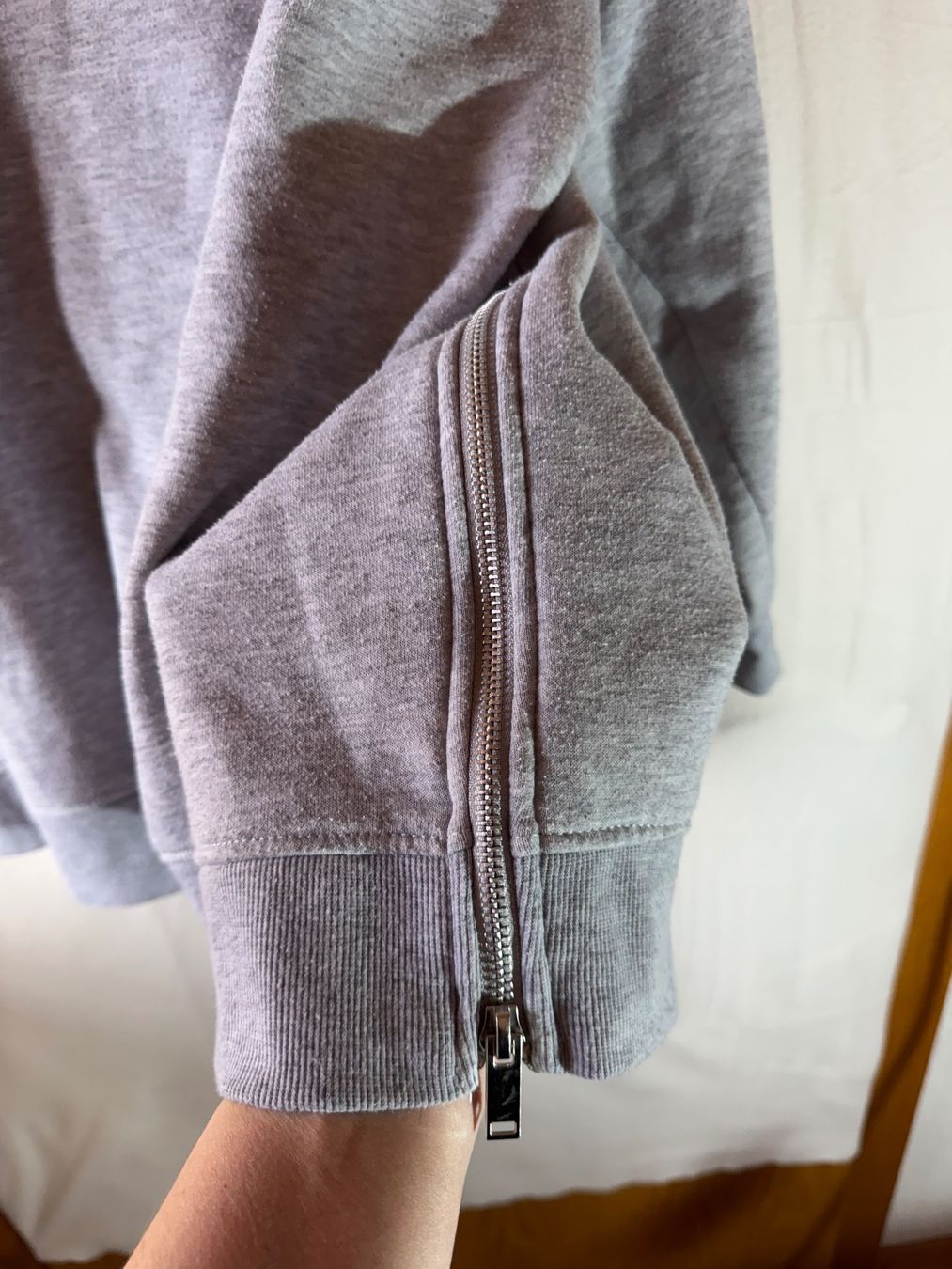 Maglioni & Felpe: Grauer Pullover von Primark Gr. L – Usato da Grosswangen venduto da SALE_SALE_SALE 2