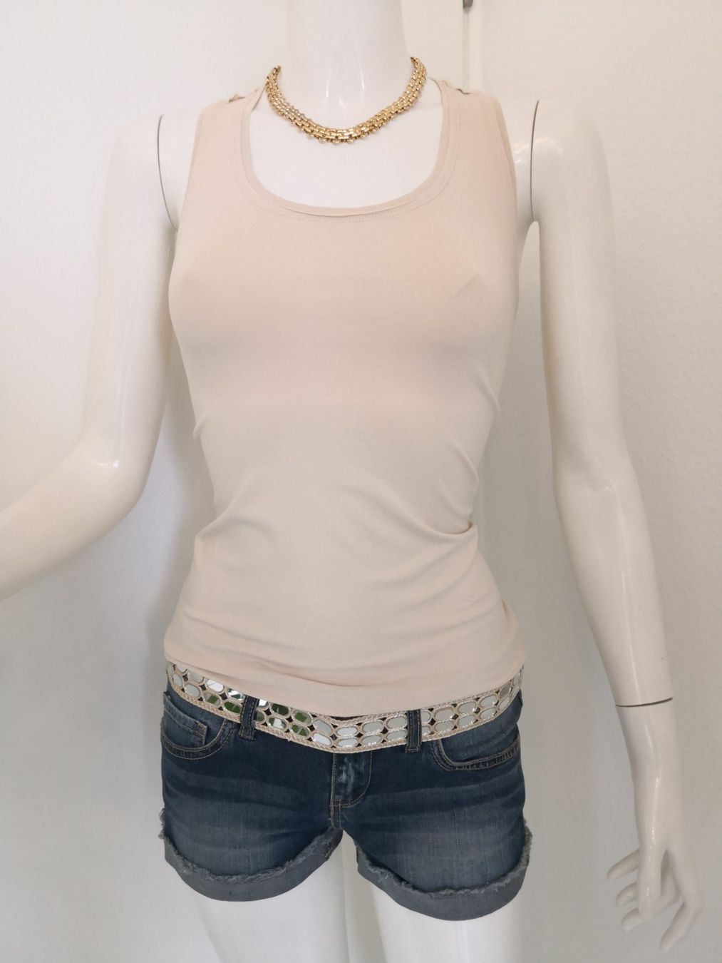 Mango Top: 🤩MANGO TANK-TOP BEIGE – Usato da Olten venduto da Naja-Twins-Twins 3