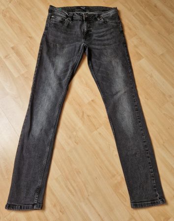 Knaben Jeans SMGG W29 / L32 grau (wie Neu)