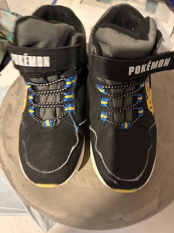 Scarpe per ragazzi: Hoher Sneaker Pokemon Gr. 28 – Usato da Spreitenbach venduto da dea_qv7h 1
