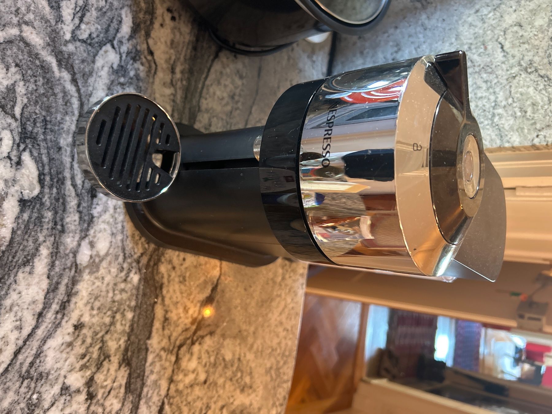 Nespresso Macchine per caffè & Macchine per espresso: Nespresso Vertuo – Usato da Genève venduto da ion_xr9g
