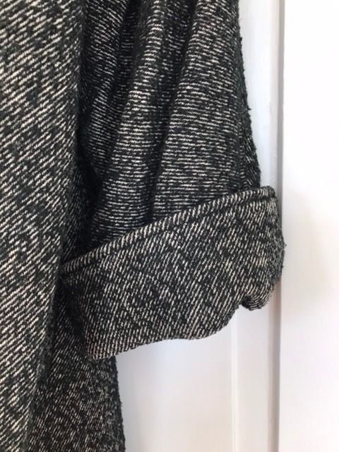 H&M Cappotti: H&M Mantel Oversize mit Gürtel (38) – Usato da Zürich venduto da lanouvelle 1