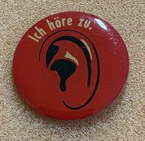 Rote Anstecknadel "Ich höre zu." Pin Button, Vintage!