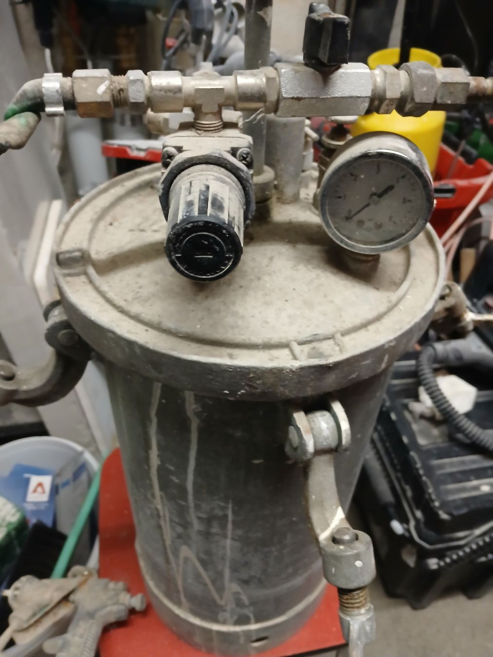 Tutti gli attrezzi: Profi Druckbehaelter Farbspritzsystem -Drucktank – Usato da Tobel venduto da Bachi40 1