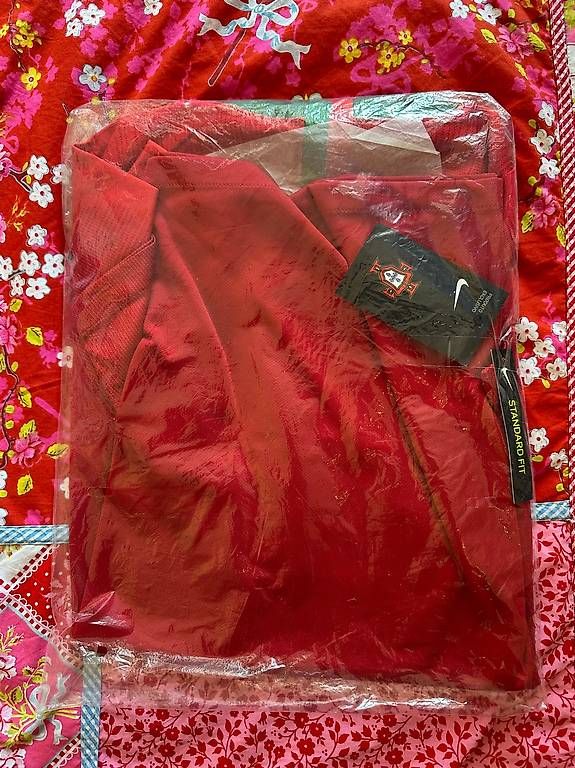 Nike Canottiere & Pantaloni: Maillot Nike Portugal 2018 M – Nuovo e nell'imballaggio originale da Lausanne venduto da PeixotoBruno 3