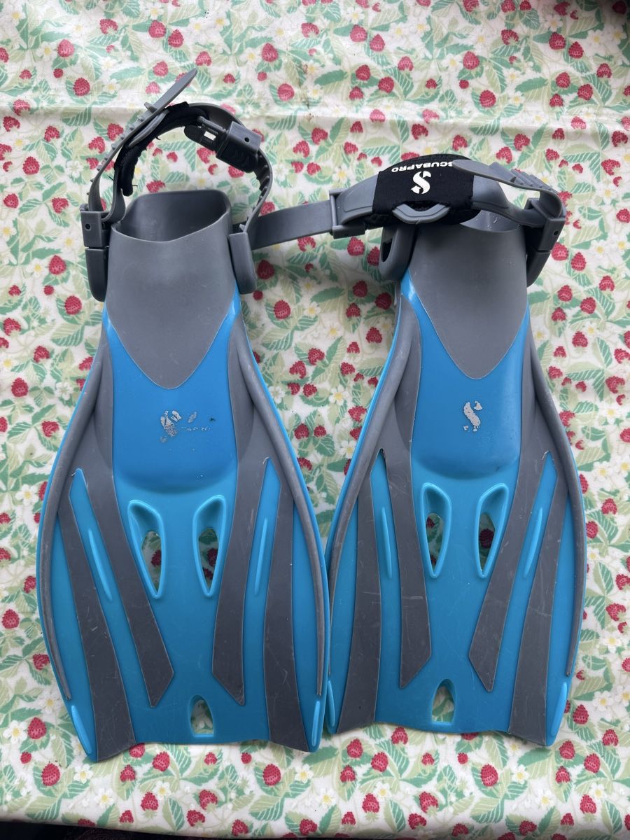 Pinne, Maschere & Boccagli: Kinder Schwimmflossen  – Usato da Obfelden venduto da cesarina10