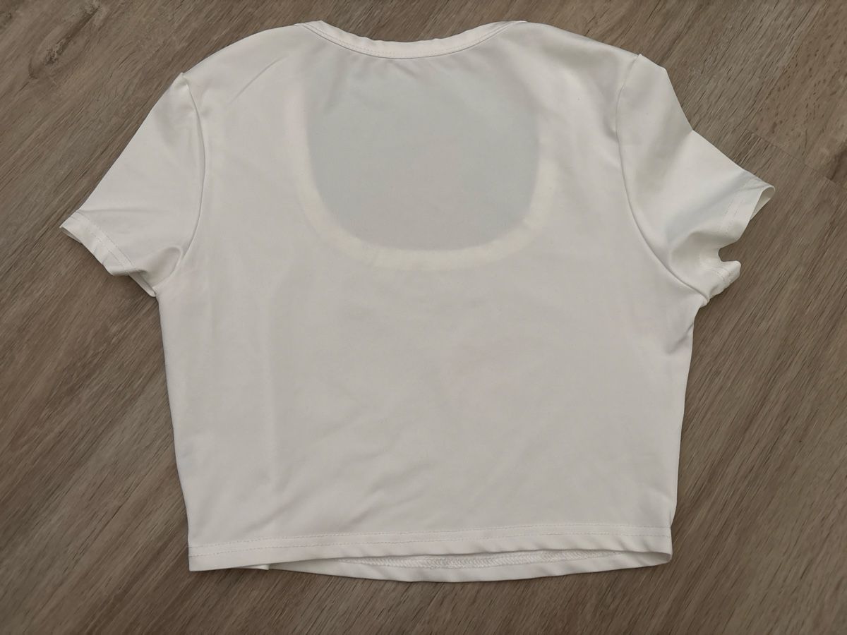 Shein T-shirt: Shein Top court blanc taille S – Nuovo (secondo la descrizione) da Delémont venduto da Ma_LoU.01