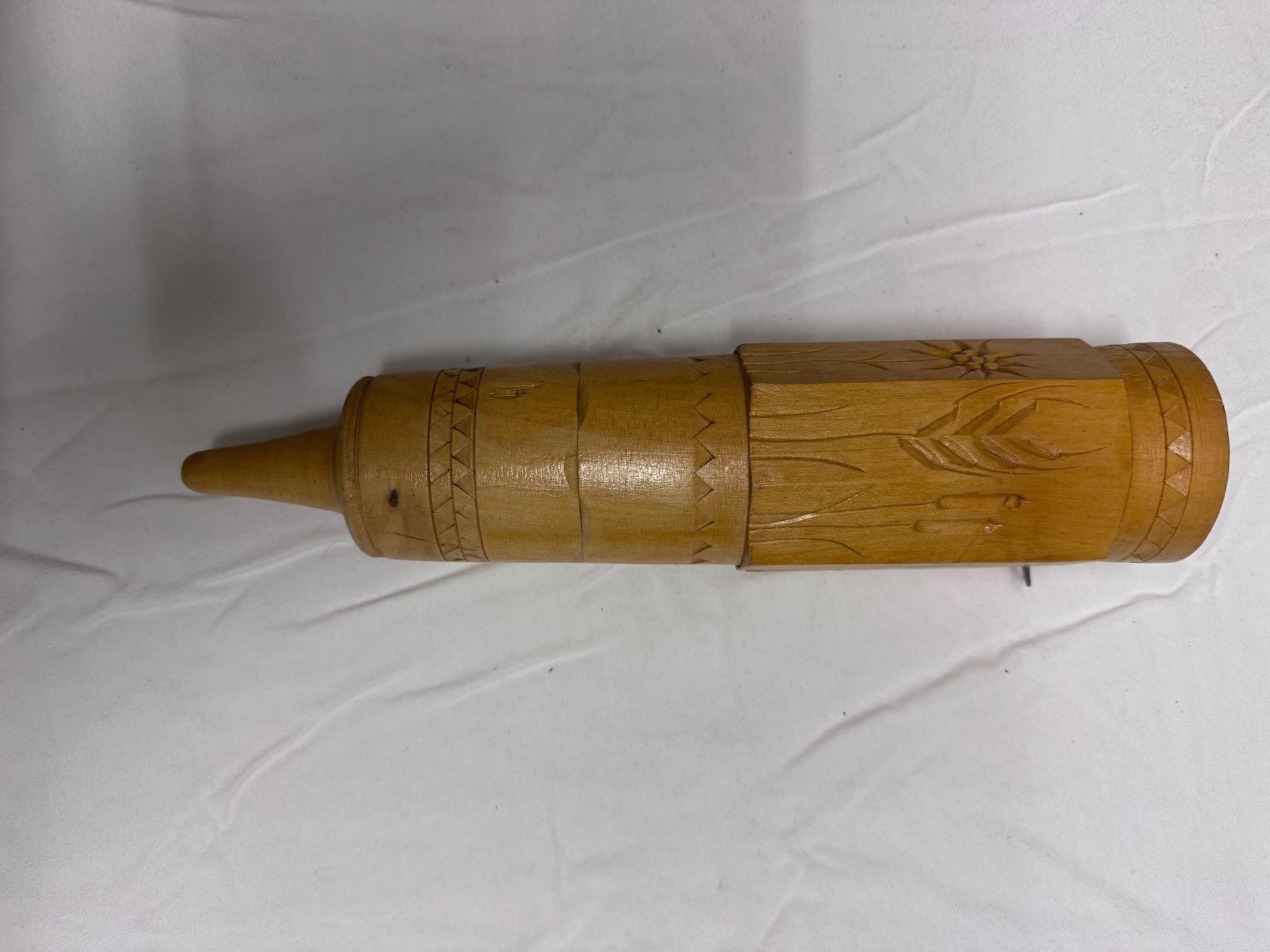 Articoli in legno: Antiker Wetzsteinhalter, Dekorative Schweizer Handwerkskunst – Usato da Winterthur venduto da tam_7tbh