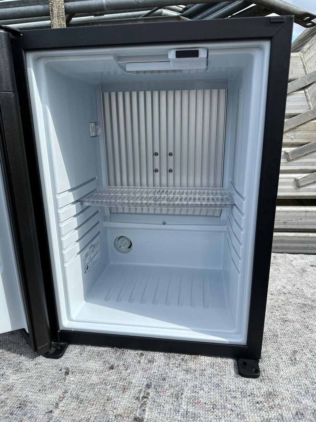 Kühlschrank: Minibar Dometic RH 430 NTE – Gebraucht aus Spreitenbach von Space_X 3
