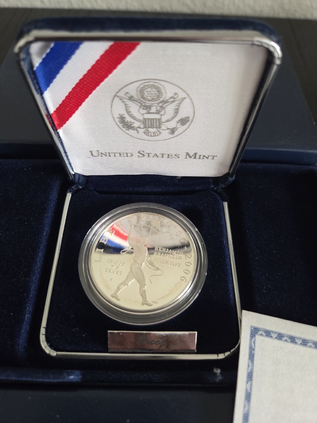 Tutti le monete: 2006 Benjamin Franklin "Scientist" Proof Dollar US Mint 🗽 – Nuovo e nell'imballaggio originale da Basel venduto da Anghkorwatt 2