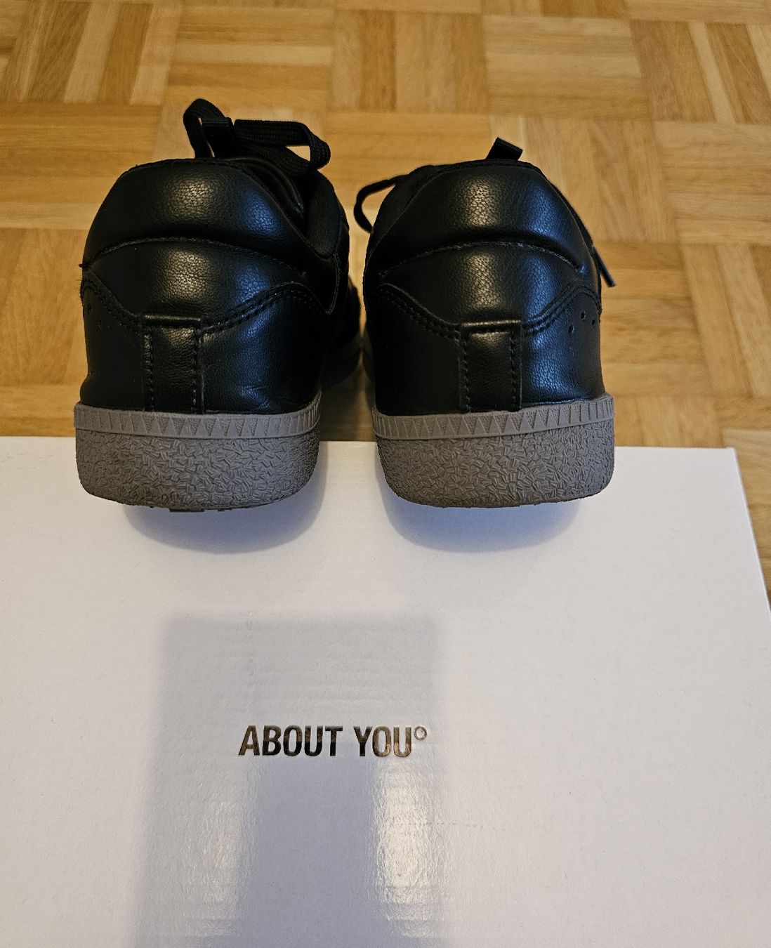 Scarpe da donna: About You Damen-Sneaker Gr. 39 – Nuovo (secondo la descrizione) da Neuenegg venduto da butterfly898 5
