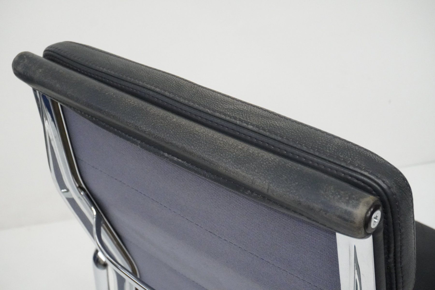 Vitra Sedie: Vitra Eames Soft Pad EA219 dunkelblau 1984 Designklassiker – Usato da Bad Zurzach venduto da QLASSIQ 9