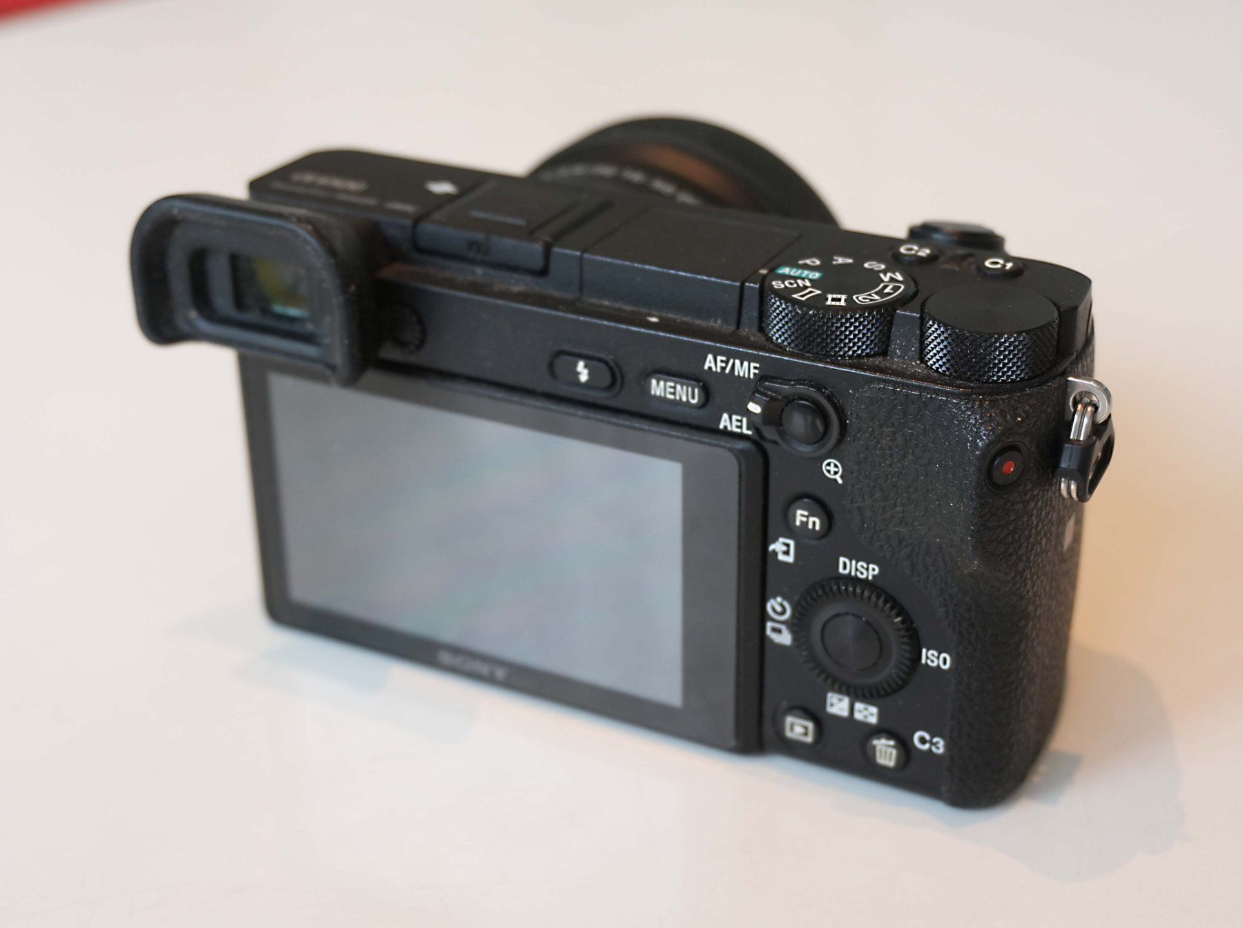 Sony Fotocamera: Sony Alpha 6500 + Kit-Objektiv + 3 Akkus – Usato da Kilchberg ZH venduto da Sumo6 6