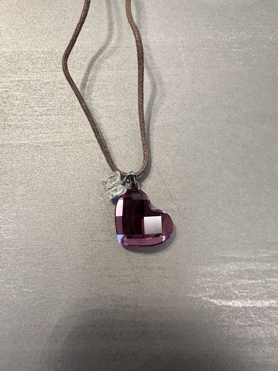 Swarovski Ketten: Swarovski Halskette Herzanhänger – Neu und originalverpackt aus Adligenswil von Azu_03 1