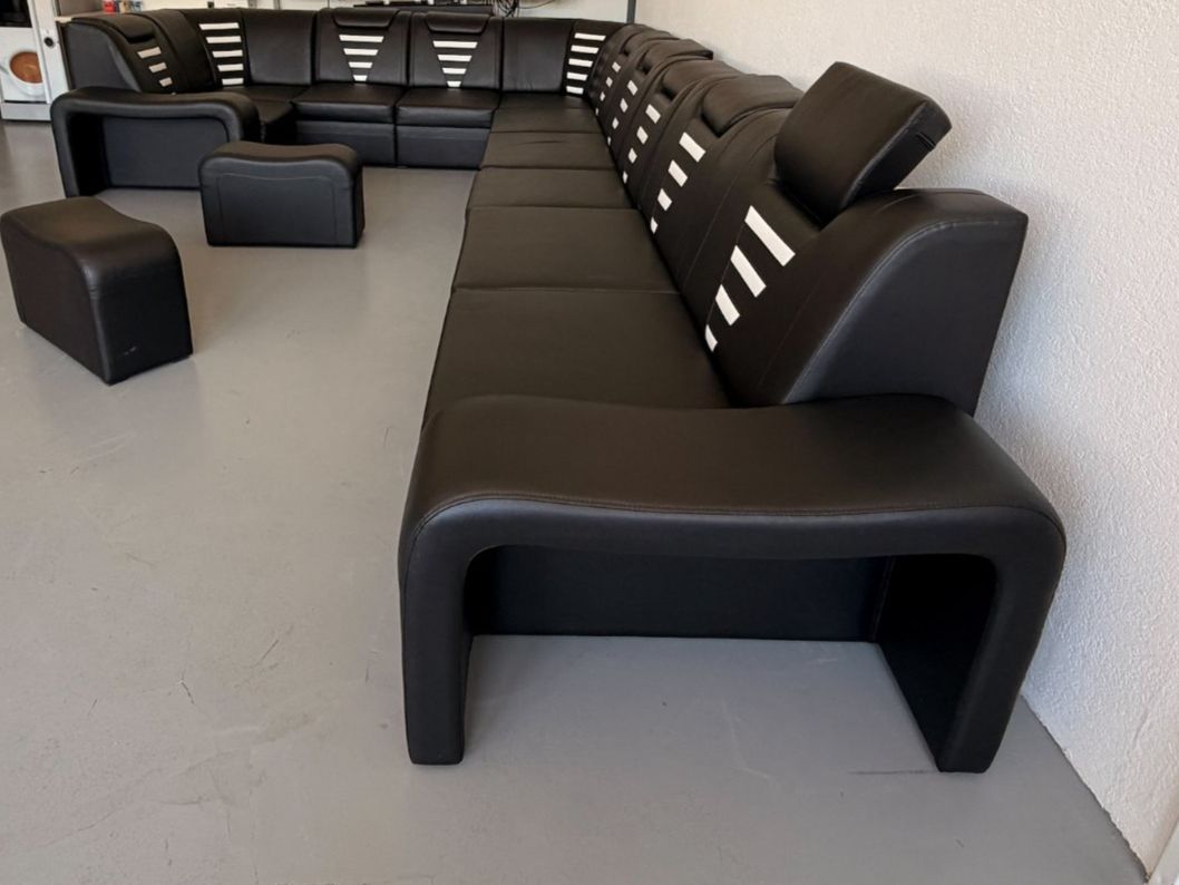 Divani: Schwarzes Ecksofa aus Leder mit Ottomanen, Top Zustand – Usato da Basel venduto da fai_2nnf 1