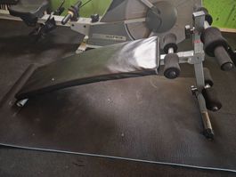 Schrägbank / Bauchtrainer – verstellbar – Fitnessbank