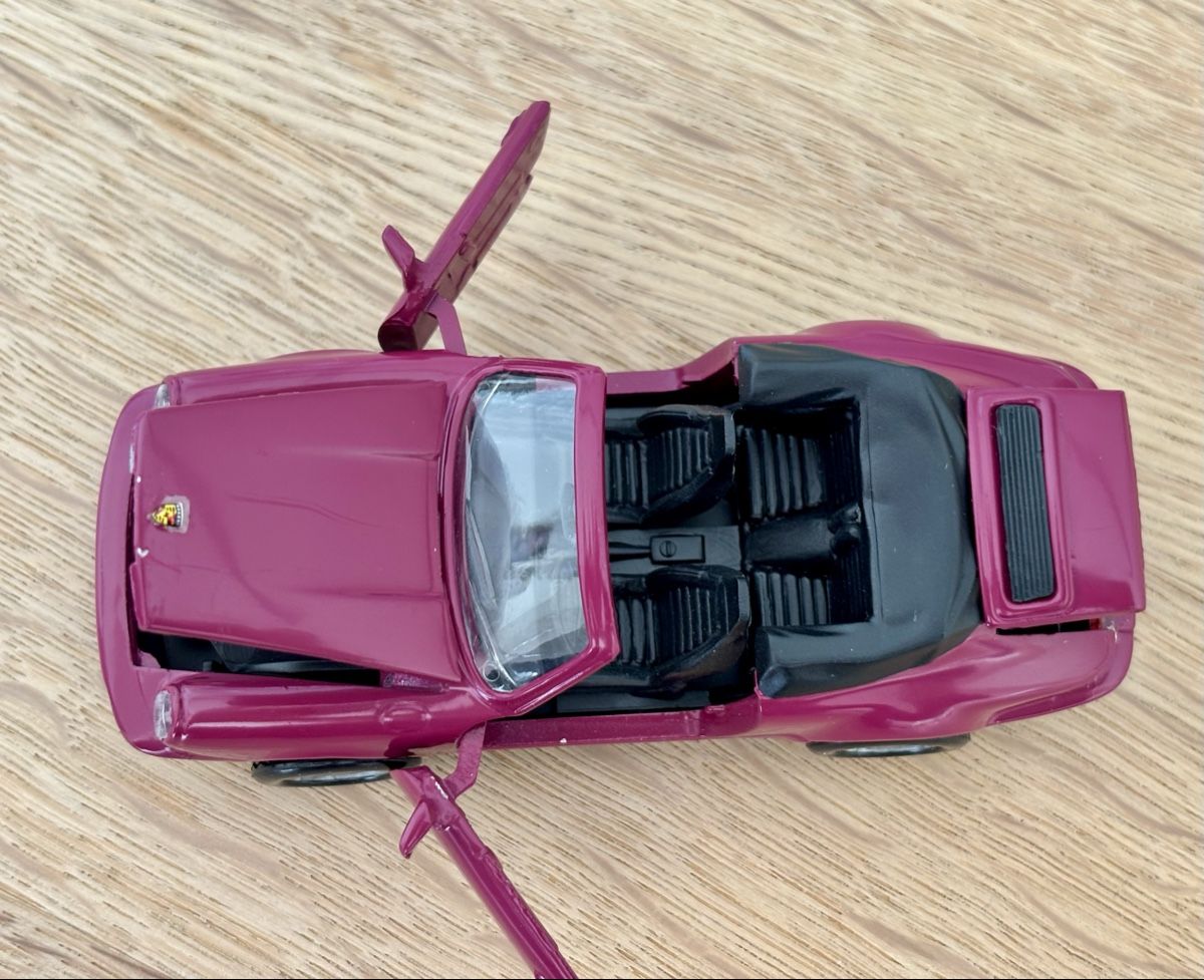 Porsche Modellautos: 1 Porsche 911 Cabriolet**1:43**NZG** – Gebraucht aus Volketswil von Car6 4