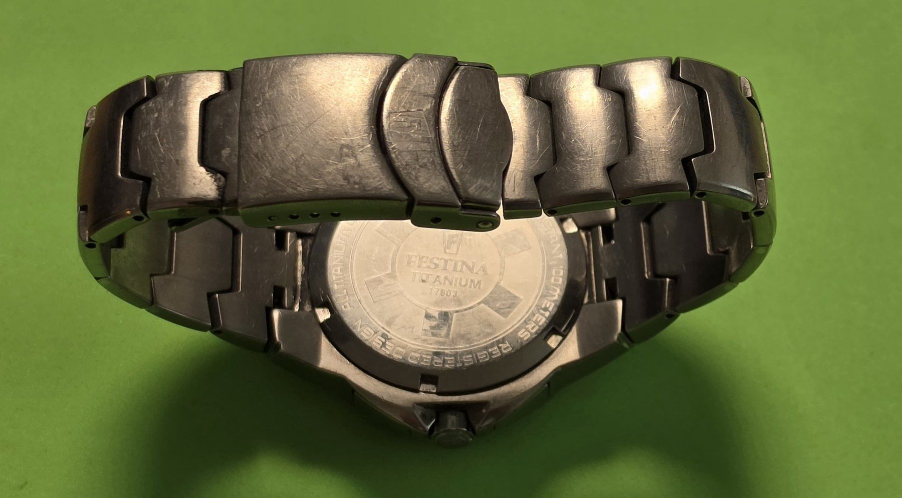 Festina Orologi: FESTINA TITANIUM CHRONOGRAPH DIVERS ORANGE DIAL 100M PROFESS – Usato da Neftenbach venduto da Taschen-Uhren 6