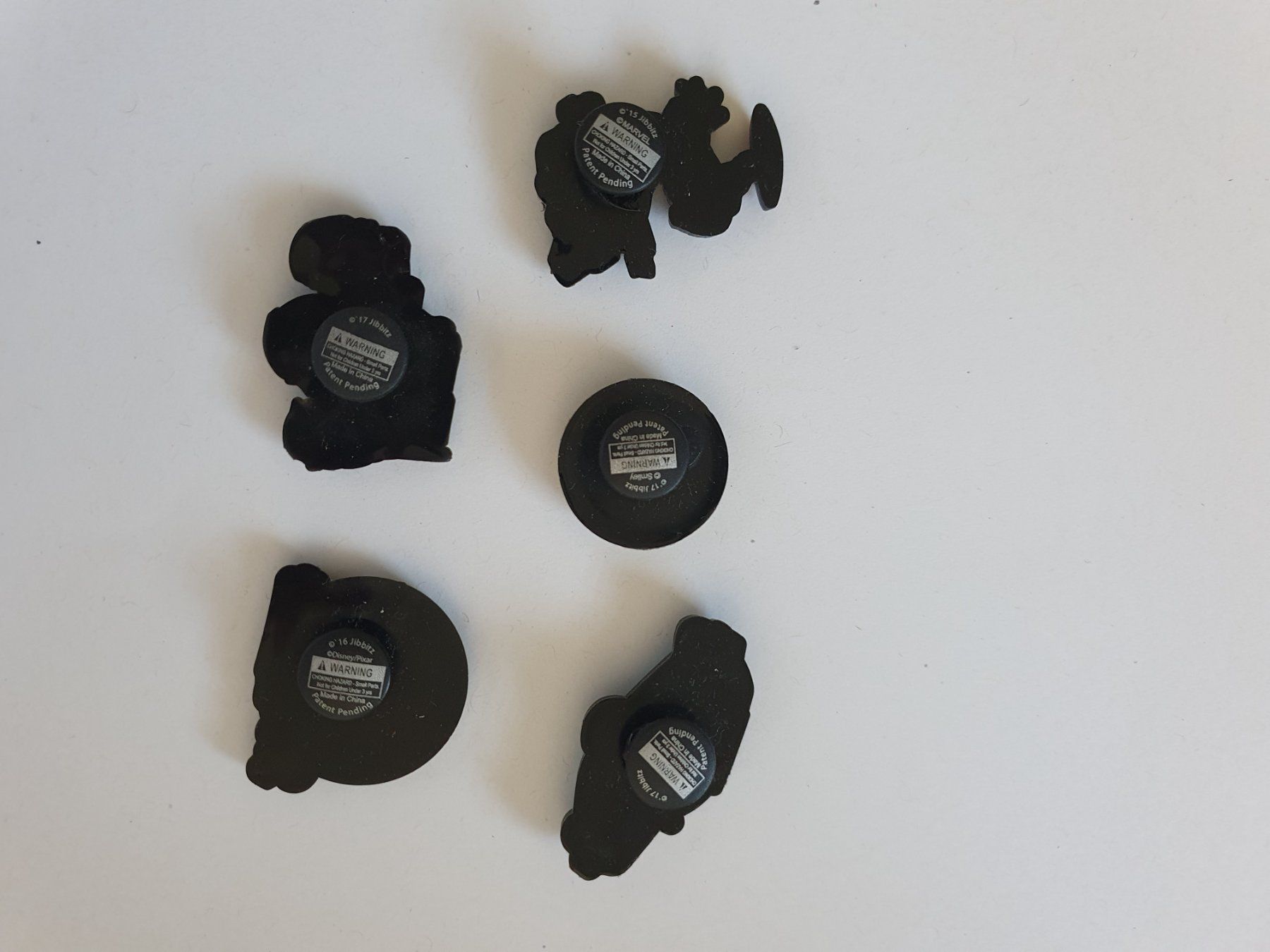 Statuette: Crocs Jibbitz / Charms, 5 Stück – Nuovo (secondo la descrizione) da Genève venduto da sve_kk28 1