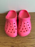 Neue knallige pinke Crocs, Gr. 32-33