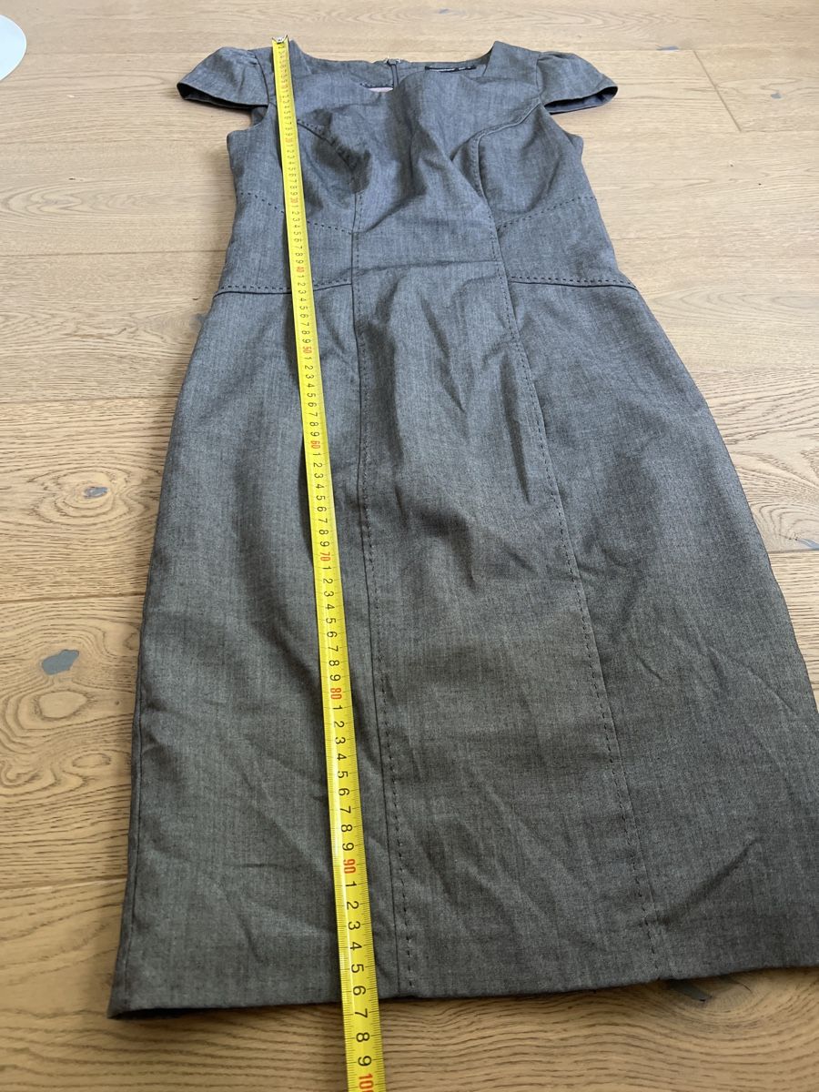 Vestiti: neu: Kleid, Grau, Gr. 36, Figurbetont – Nuovo (secondo la descrizione) da Oensingen venduto da SchickeDame 6