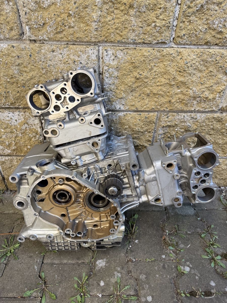Ducati Motori: Moteur nu Ducati 748 idem 916 996 – Difettoso da Cossonay-Ville venduto da Jeromek 1