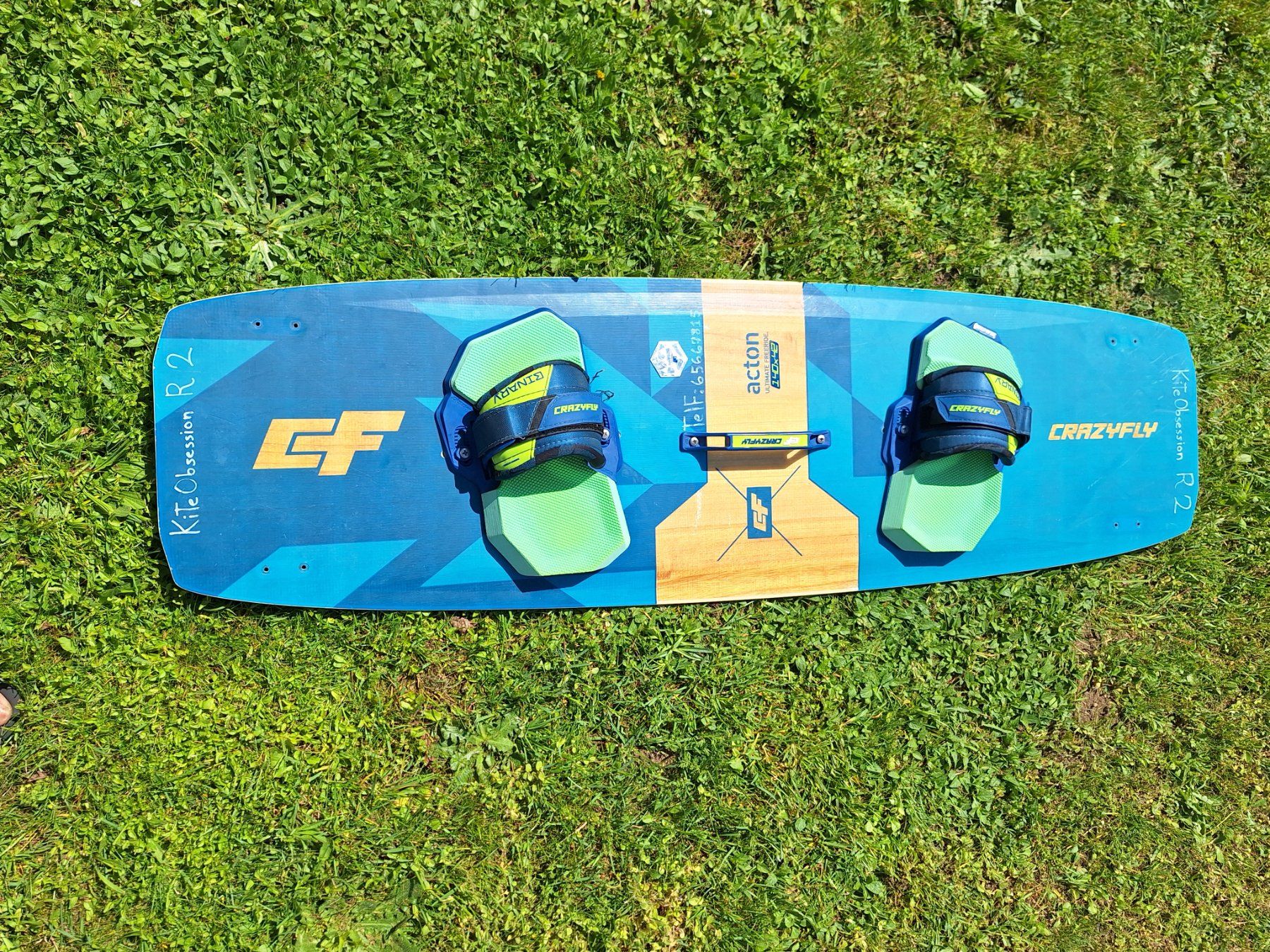 Aquilone: Crazyfly Acton Kite Twintip inkl. Bindung – Usato da Zuerich venduto da Tobo84