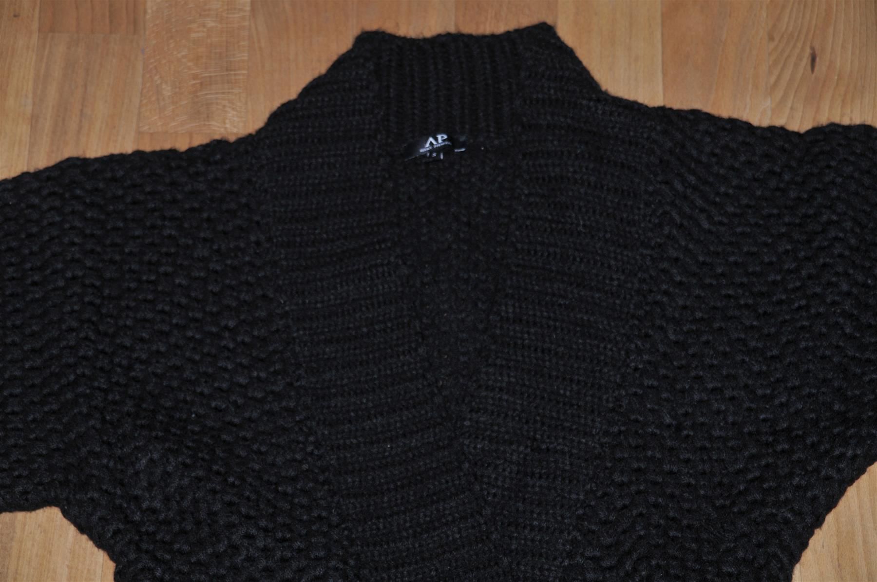 Giacche: schwarze Strickjacke / Umhang - Gr. S – Usato da Winterthur venduto da Schwestere 1