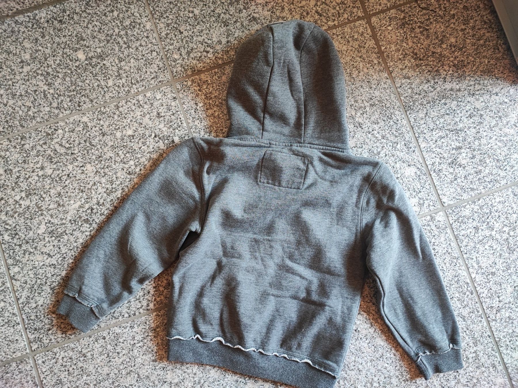 Maglioni & Felpe: Kuscheliger Kapuzenpullover Vintage Rebel Gr. 116 – Usato da Grabs venduto da Margelchopf1 1