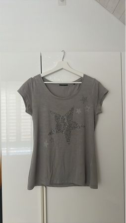 Damen T-Shirt Grösse 40 grau mit Sternen guter Zustand