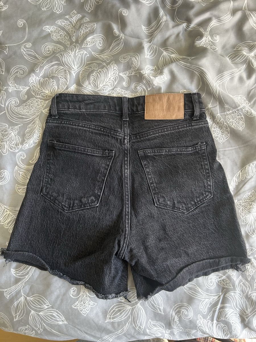 H&M Jeans: shorts – Usato da Muntelier venduto da cel_5syj 1
