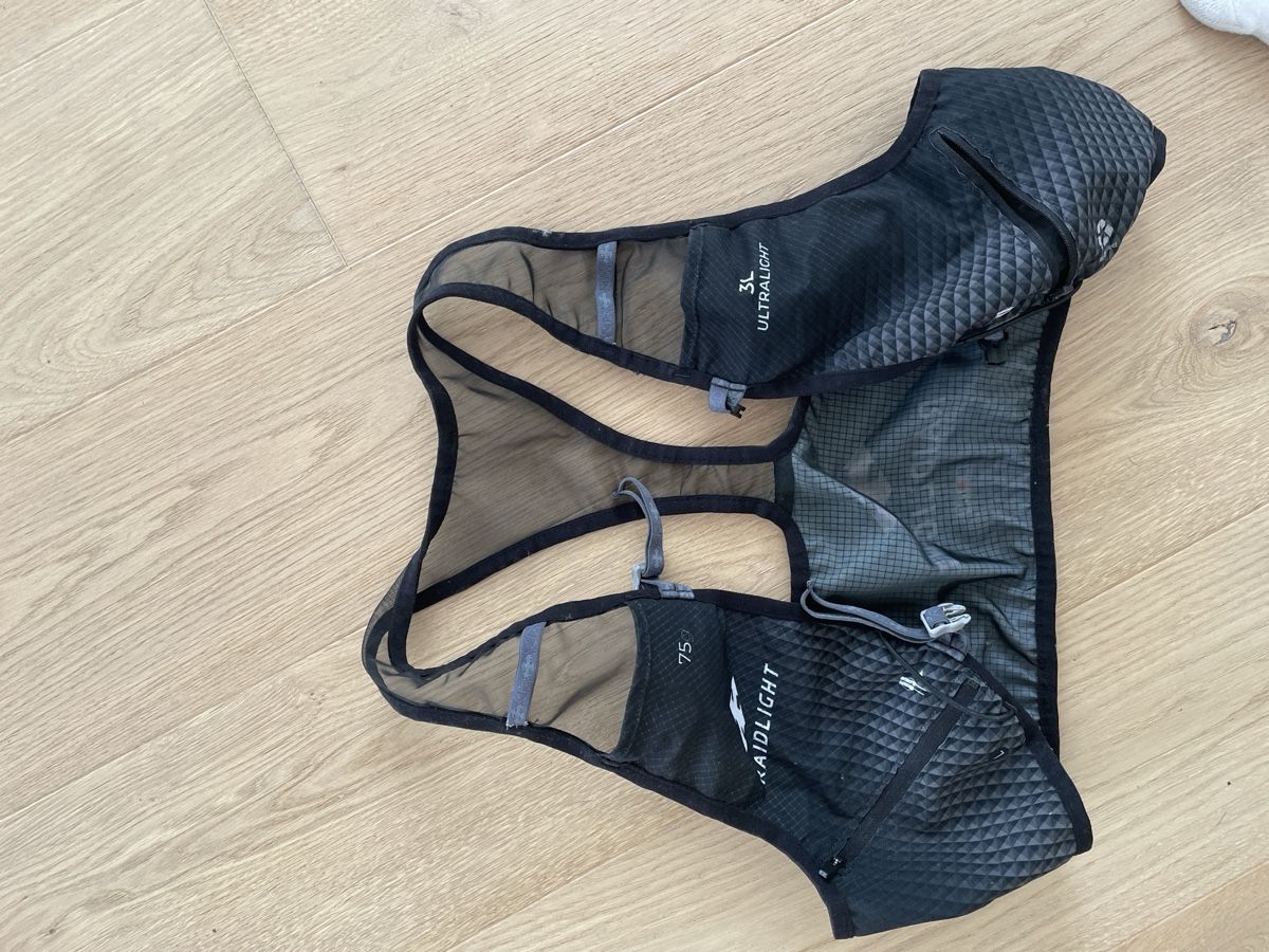 Zaini: Raidlight Hydration Vest 3L used condition – Usato da Oberrieden venduto da timormy 1