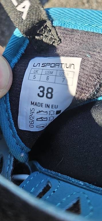 Scarpe da uomo: Chaussure d'escalade  38 – Usato da Lausanne venduto da Mic007