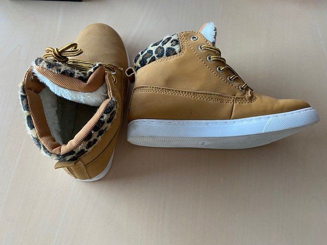 Scarpe da donna: Boots Gr. 39, Leo-Muster – Usato da Ergisch venduto da July64