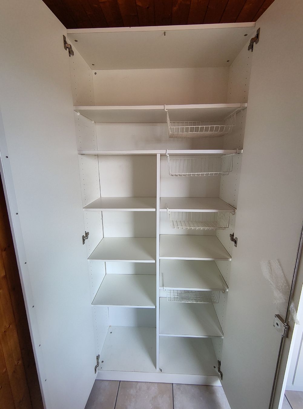 Armadi: Grosser praktischer Schrank – Usato da Rüti ZH venduto da 11120 4