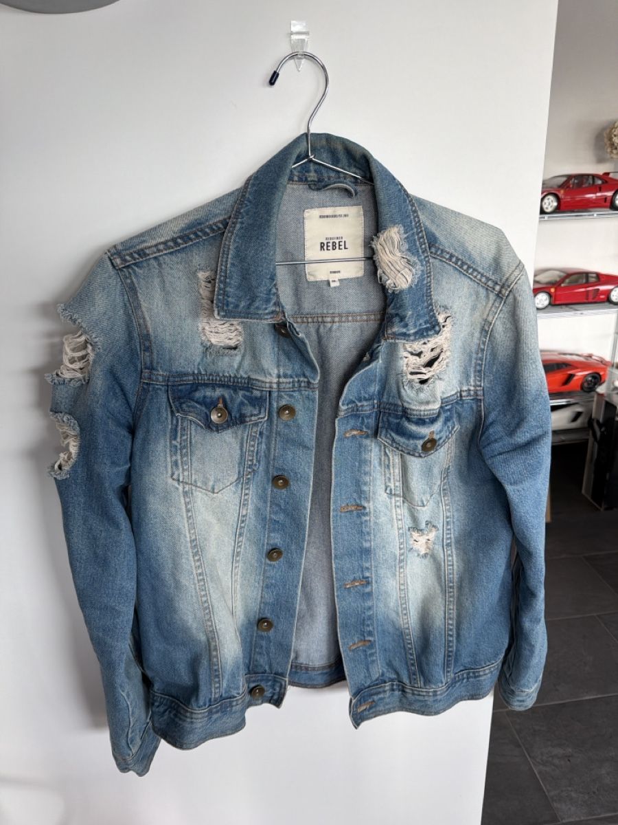 Giacche: schöne blaue Jeansjacke - Grösse M – Usato da Wolfwil venduto da Rolex1