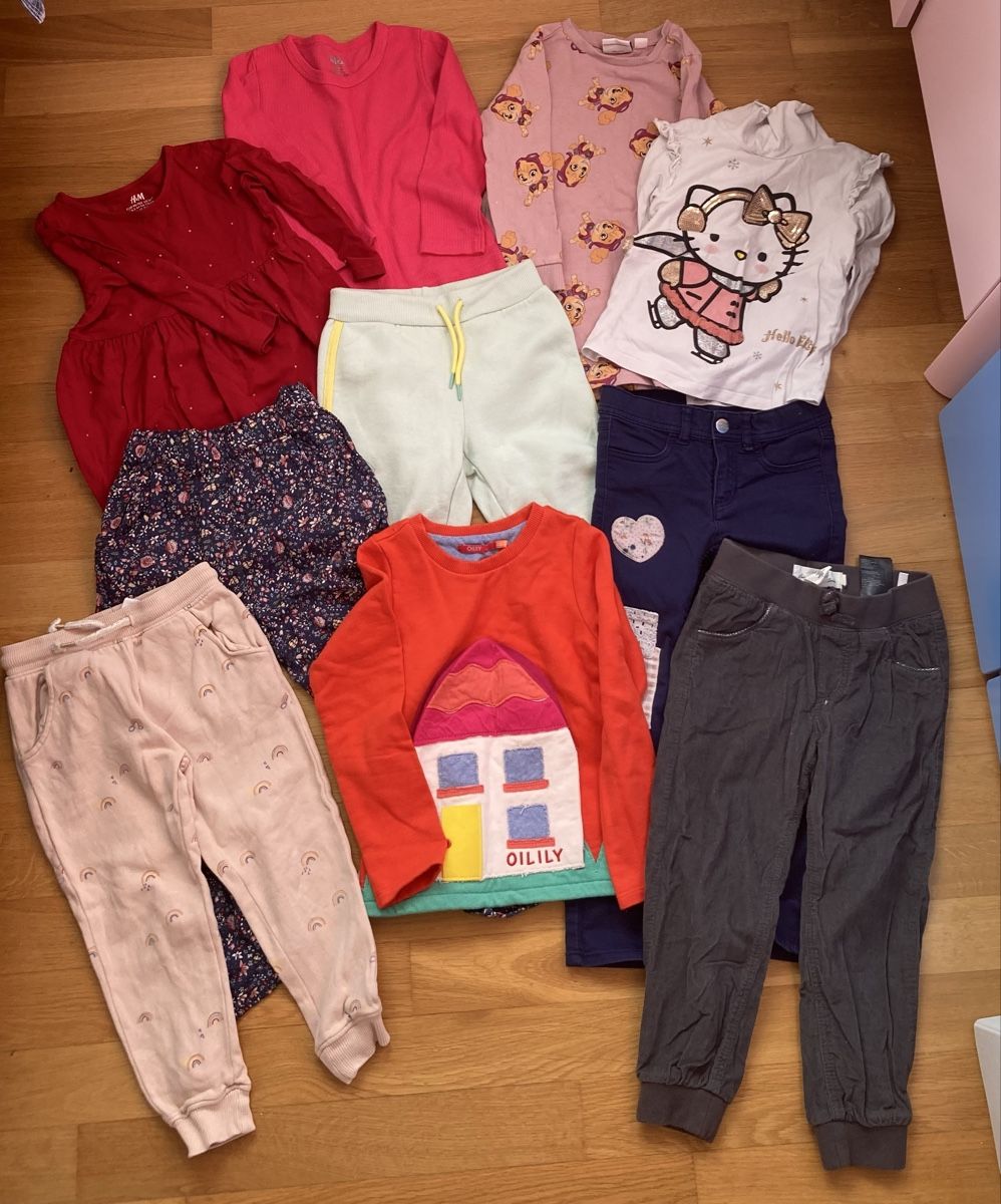 Lotti & Set di vestiti: Mädchen Kleiderpaket (Gr. 104-116) – Usato da Uster venduto da G_Vas