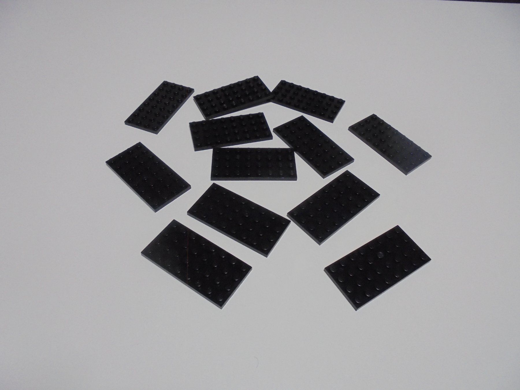 Lego Giocattoli: LEGO - 12 - SCHWARZE - PLÄTTLI - 8 X 4 – Usato da Gelterkinden venduto da ajdt4