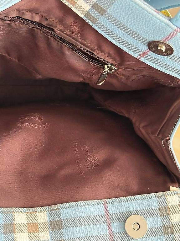 Taschen für Damen: Tasche/ Kunstleder/ mit Innenfutter/Magnetverschluss – Gebraucht aus Dübendorf von nerino03 4