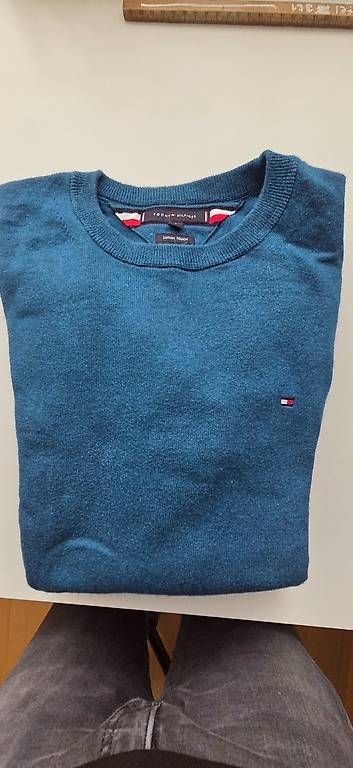 Pullover & Sweatshirts: Tommy Hilfiger Pullover Grösse L - 3 Stk – Gebraucht aus Henggart von Ollllley 1