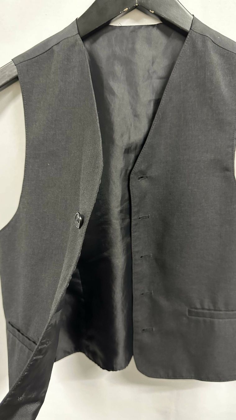 Gilets & Westen: schwarzes Gilet Gr. XS / S – Gebraucht aus Sarmenstorf von taosun1