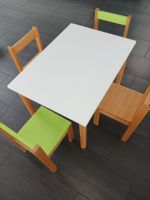 Kindertisch mit 4 Stühlen