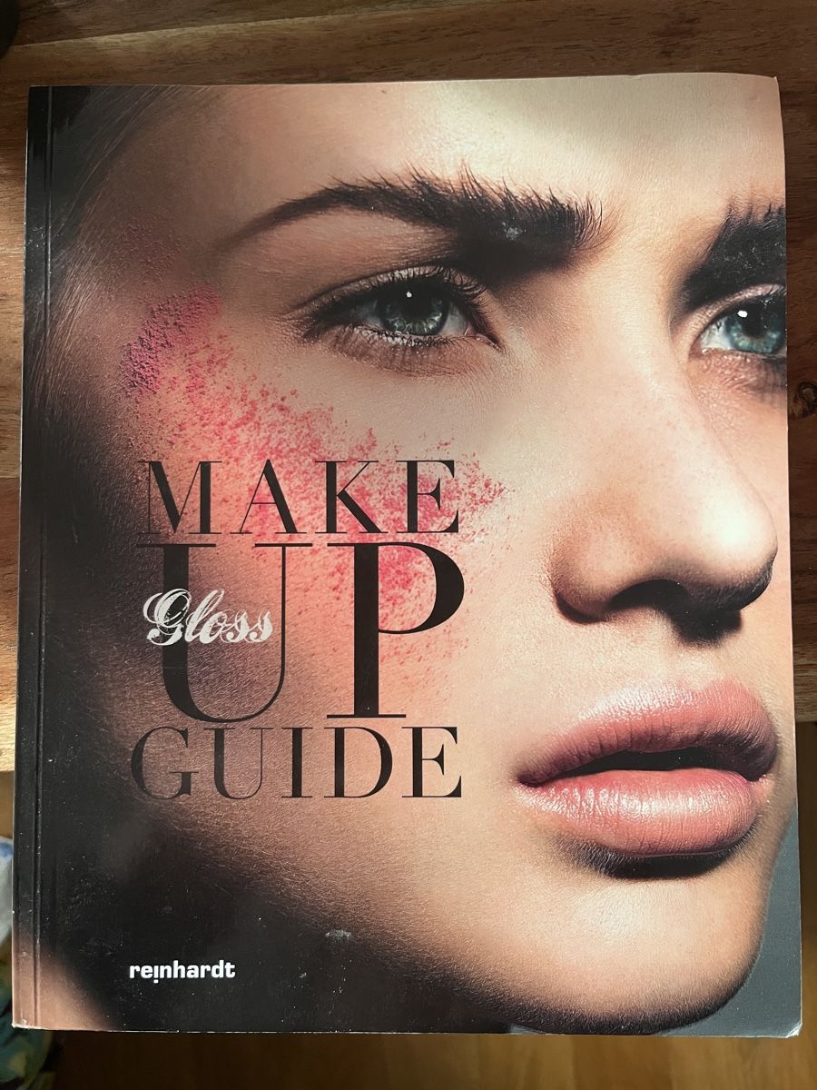 Bücher: Taschenbuch: Make-up Guide – Gebraucht aus Niederdorf von Fay1993