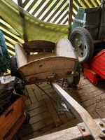 Ancienne charrette agricole en bois